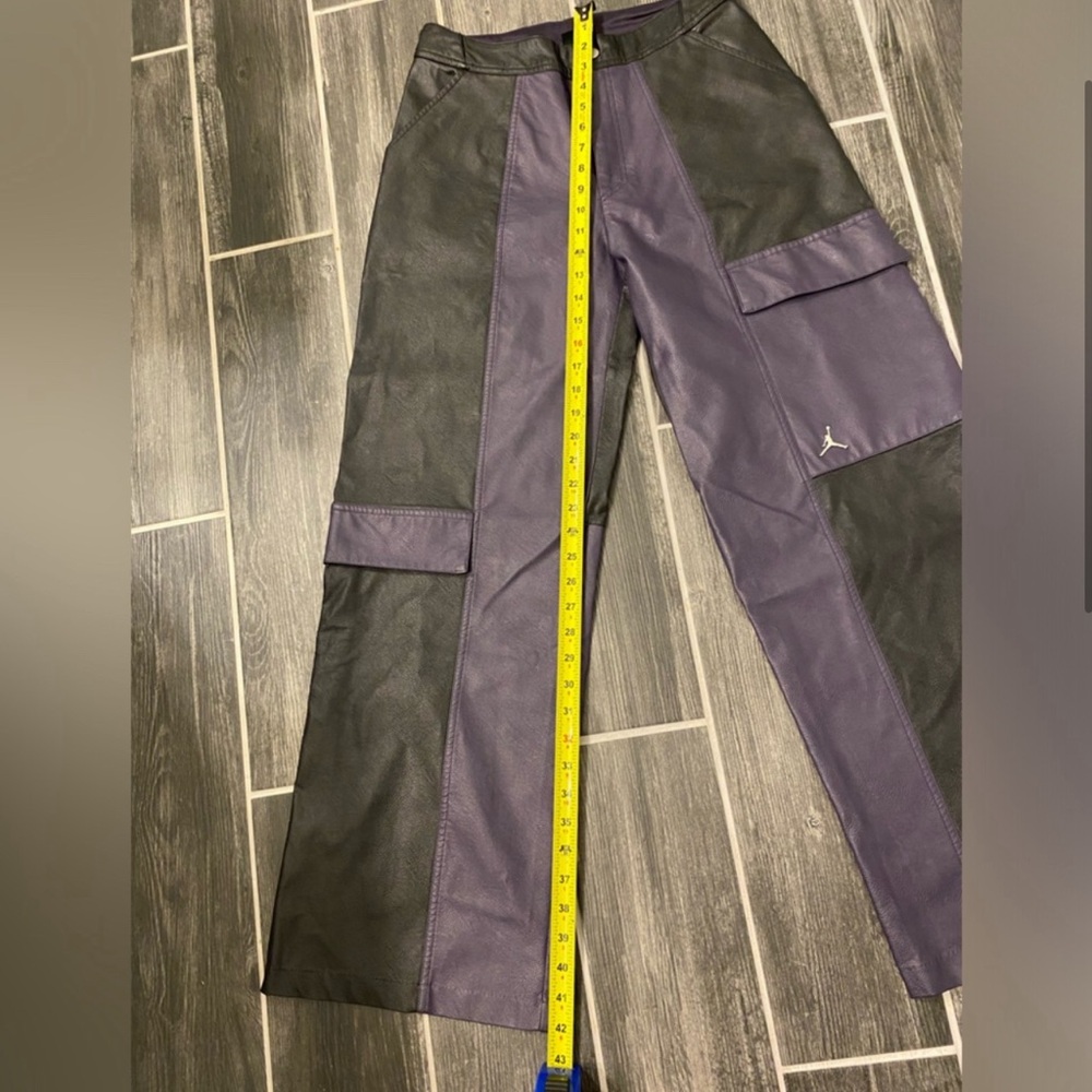 RARE Air Jordan Bottoms Womens Classics 2.0
Luxe Plush Faux Leather Pants Small - Picture 2 of 9